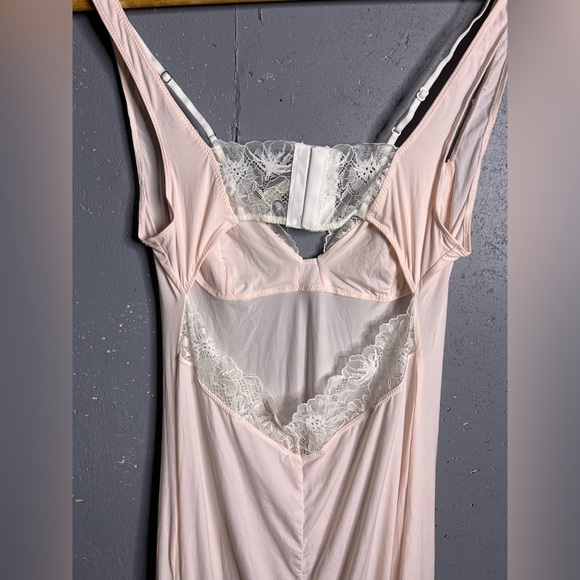 FREE PEOPLE PARTY CRASHER MIDI NIGHTGOWN IN COTTON CANDY PINK.  Size Medium - Picture 11 of 15